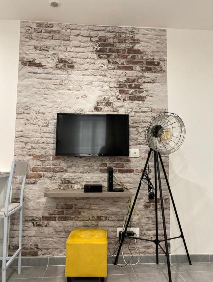 Studio 23M2 Moderne Hypercentre - Arenes A 2 Min Nîmes Buitenkant foto